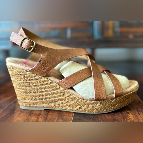 Jellypop Shoes - Jellypop Tan Wedge Sandals NWT Size 10
